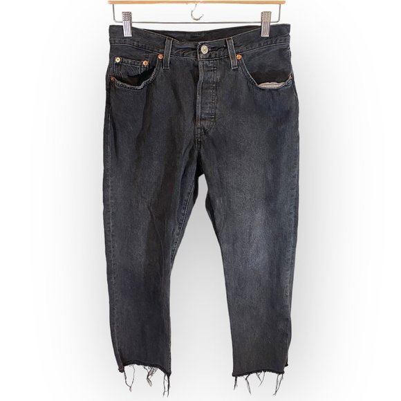 Levi's High Rise Jeans in Black - Picture 1 of 9